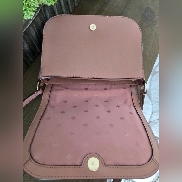 Kate Spade Laurel Way Large Carsen Crossbody In Dusty Peony Saffiano Leather - Picture 9 of 9